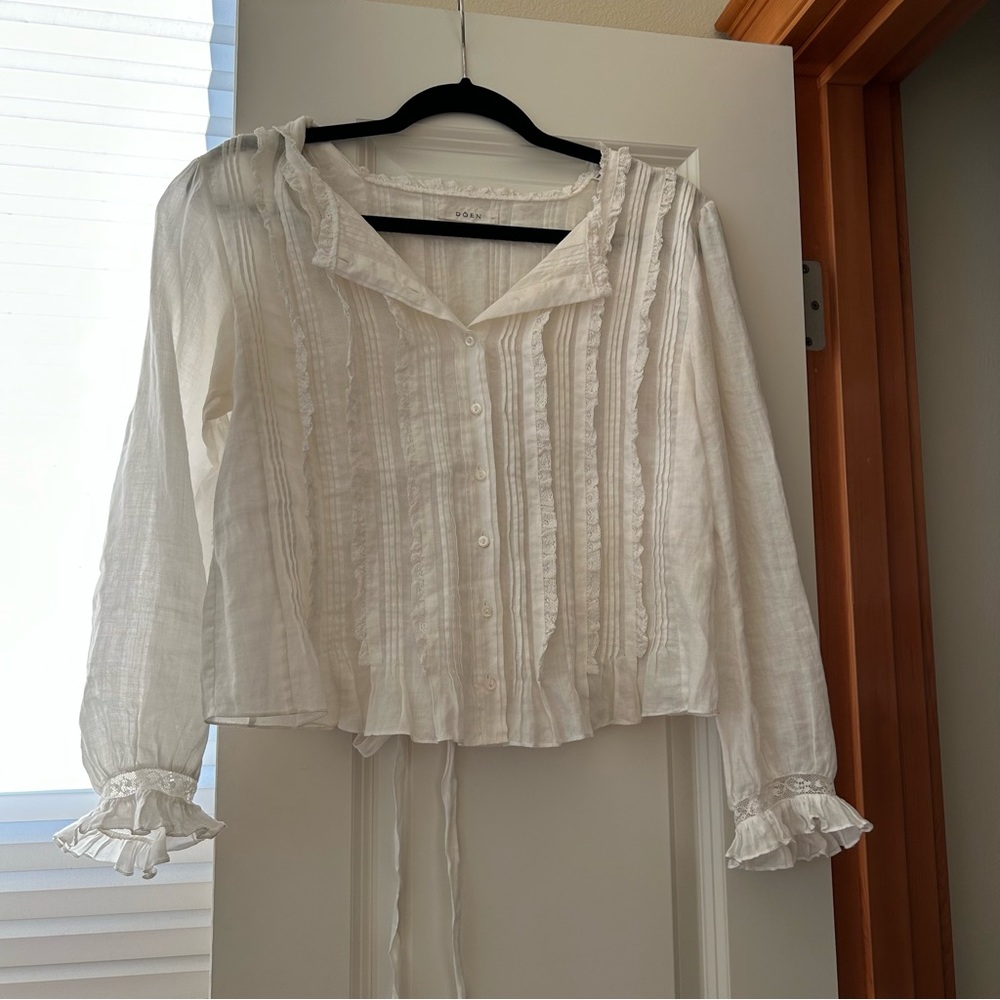 Done crop white lace ramie blouse